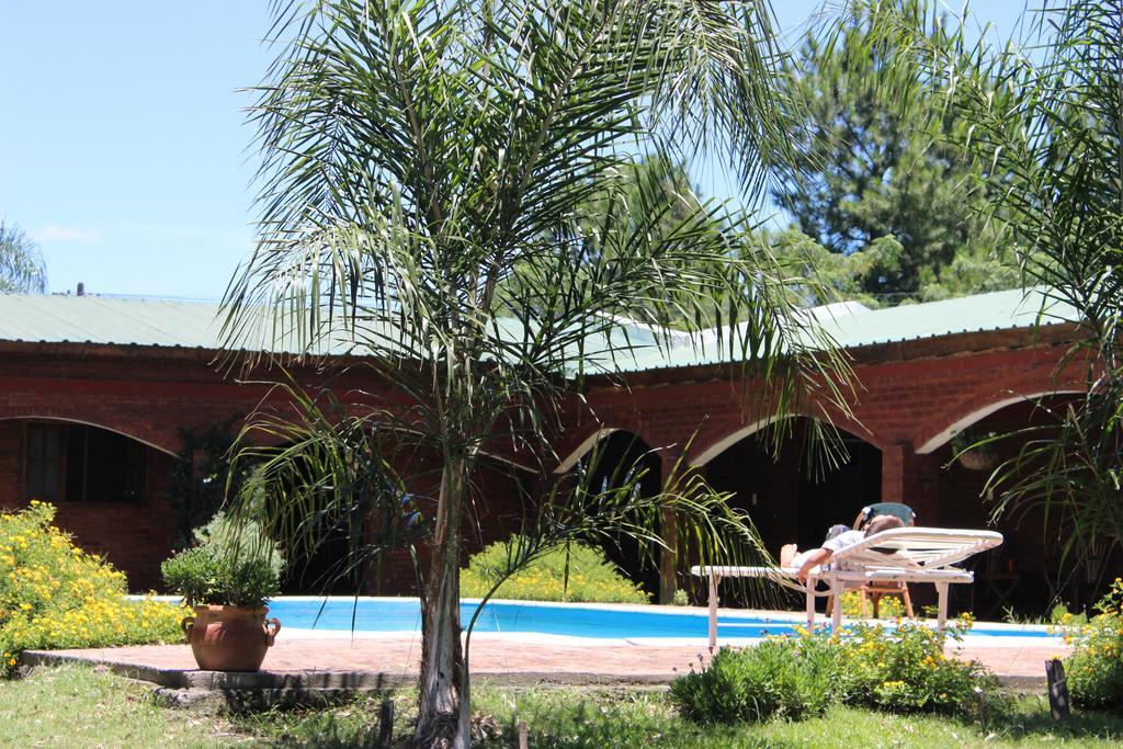 Tupasy Hotel Colonia Carlos Pellegrini Exterior photo